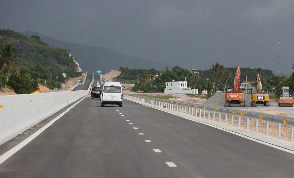 Tuyến đường bộ Cao tốc Nha Trang-Cam Lâm dài 49,11km chính thức khánh thành. (Ảnh: Dương Giang/TTXVN)