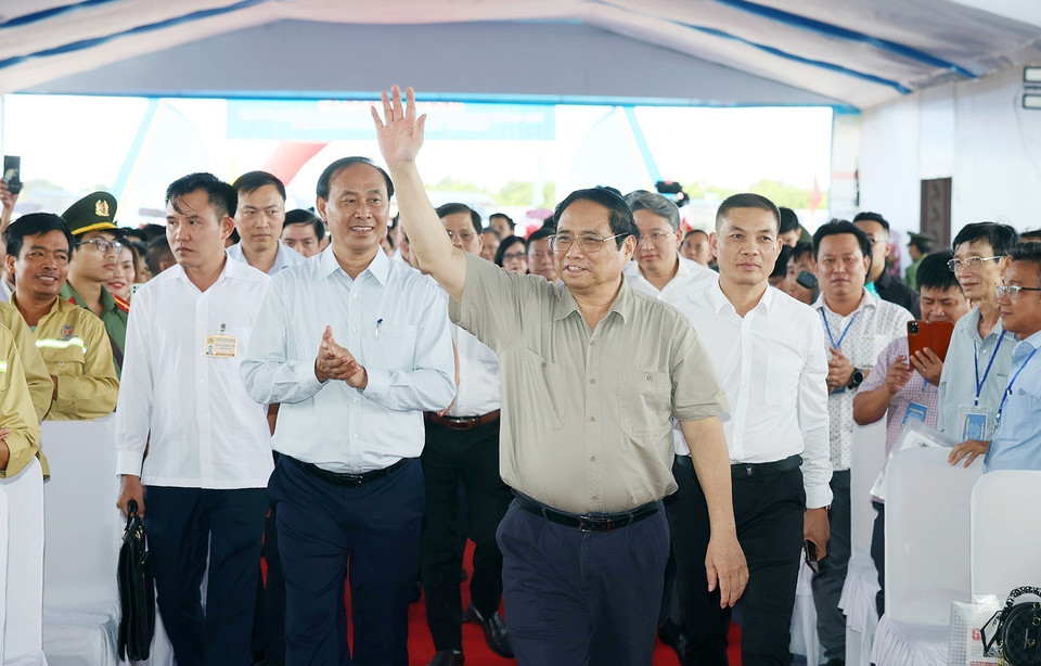 Chiều 18/6/2023, tại Khánh Hòa, Thủ tướng Phạm Minh Chính đã tới dự lễ khánh thành Dự án xây dựng công trình đường bộ Cao tốc Bắc-Nam phía Đông giai đoạn 2017-2020, đoạn Vĩnh Hảo-Phan Thiết, Nha Trang-Cam Lâm. (Ảnh: Dương Giang/TTXVN)