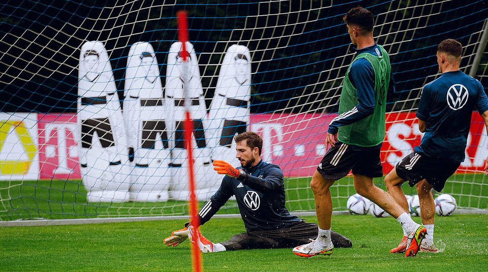 ...giành 1 suất đá chính dưới thời huấn luyện viên Flick. (Nguồn: DFB)