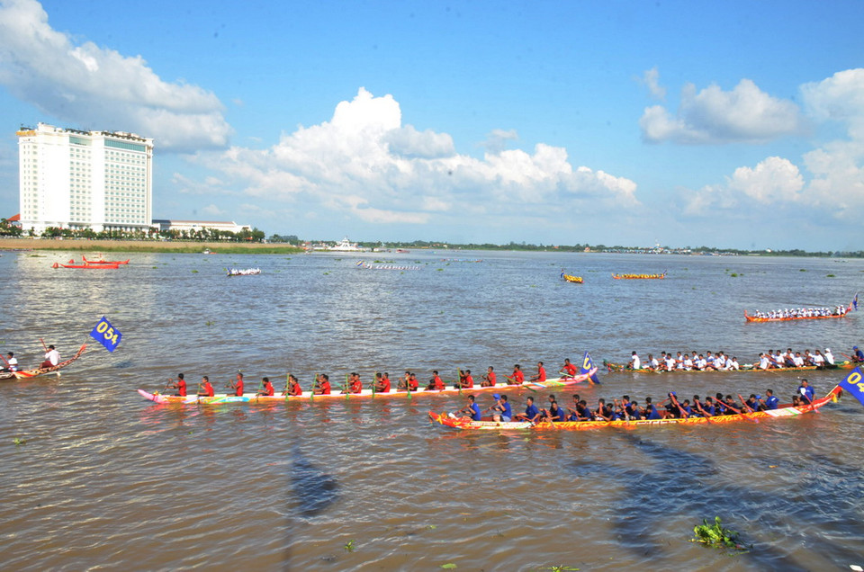 Sông Mekong tính theo độ dài đứng thứ 12 nhưng tính theo lưu lượng nước thì đứng thứ 10 trên thế giới. (Ảnh: Trần Chí Hùng-Danh Chanh Đa-Phan Minh Hưng/TTXVN)