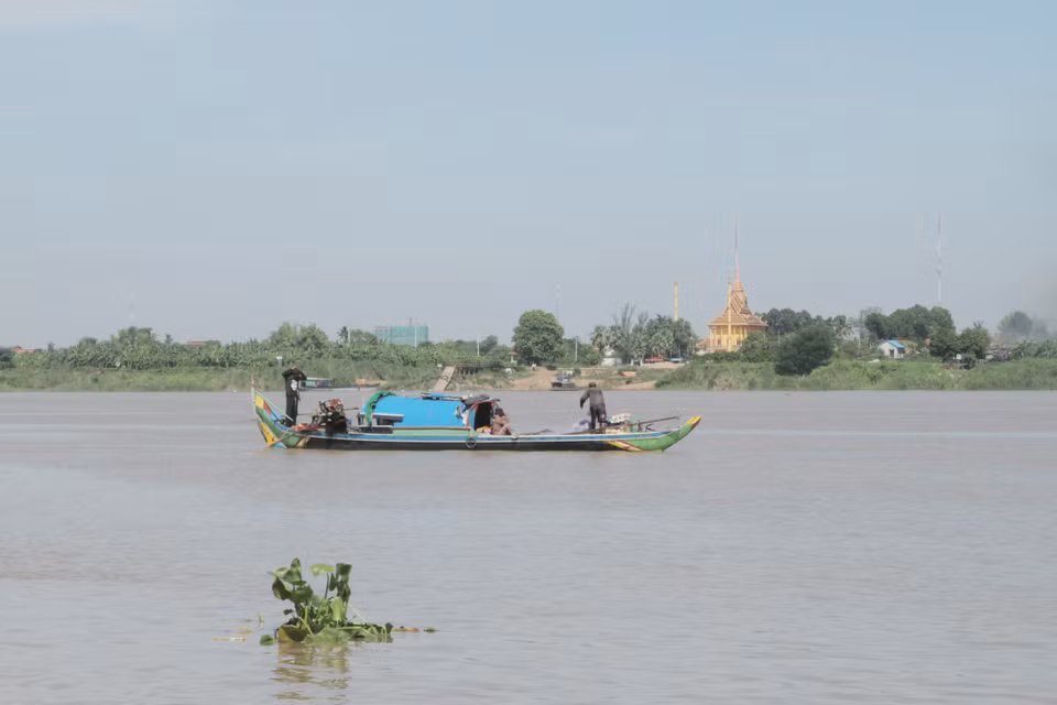 Khai thác thủy sản vẫn là sinh kế của phần đông người dân Campuchia. (Ảnh: Trần Chí Hùng-Danh Chanh Đa-Phan Minh Hưng/TTXVN)