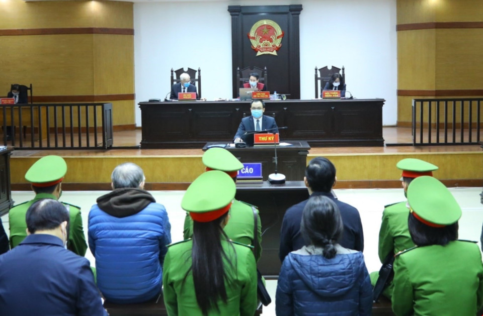 Quang cảnh phiên xét xử. (Ảnh: TTXVN)