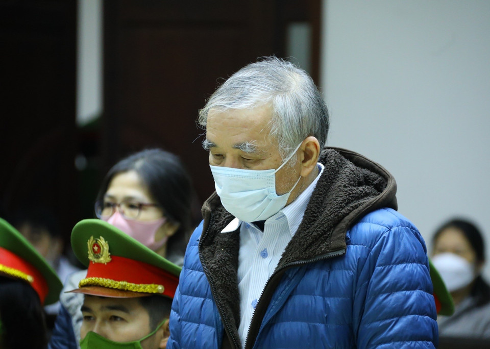 Bị cáo Nguyễn Tiến Học (sinh năm 1958, cựu Phó Giám đốc Sở Kế hoạch và Đầu tư thành phố Hà Nội) tại phiên xét xử. (Ảnh: TTXVN)