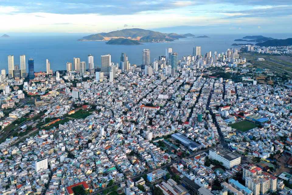 Nha Trang là một thành phố ven biển và là trung tâm chính trị, kinh tế, văn hóa, khoa học kỹ thuật và du lịch của tỉnh Khánh Hòa. (Ảnh: Ngọc Hà/TTXVN)