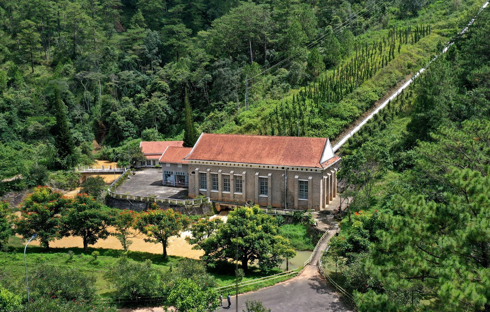 Đến nay, các tổ máy đã được cải tạo, nâng công suất và tiếp tục phát, cấp điện cho thành phố Đà Lạt. (Ảnh: Ngọc Hà/TTXVN)