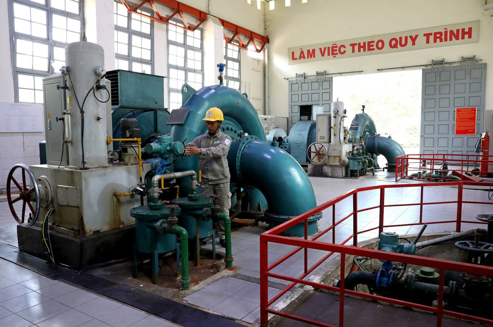 Nhà máy thủy điện Ankroet nằm sâu trong thung lũng Đankia - Suối Vàng, thuộc vùng rừng núi ở huyện Lạc Dương, tỉnh Lâm Đồng, do người Pháp thiết kế, xây dựng để phát điện rồi hòa điện với nhà máy điện diesel Đà Lạt, chủ yếu cấp điện cho Thành phố Đà Lạt, nơi được ví là Paris thứ hai của người Pháp ở Việt Nam lúc bấy giờ. (Ảnh: Ngọc Hà/TTXVN)