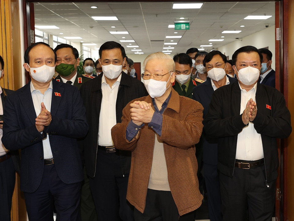 Hình ảnh Tổng Bí thư Nguyễn Phú Trọng đến dự buổi tiếp xúc cử tri. (Ảnh: Trí Dũng/TTXVN)