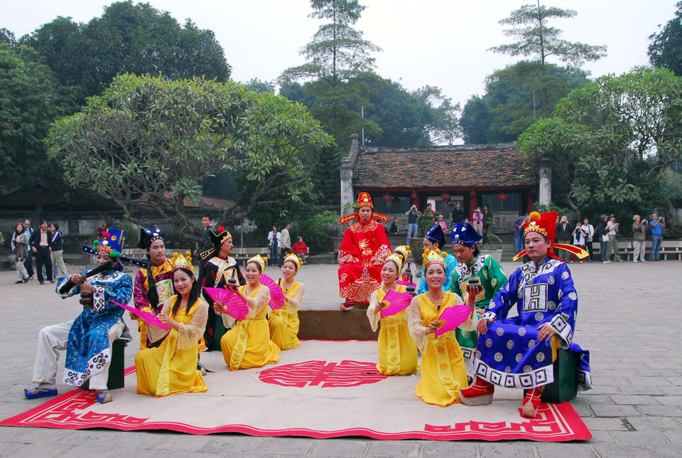 Trích đoạn vở chèo Dáng trúc Sài Sơn trình diễn loại hình nghệ thuật hát chèo là di sản văn hóa phi vật thể của Việt Nam. (Ảnh: Nhật Anh/TTXVN)