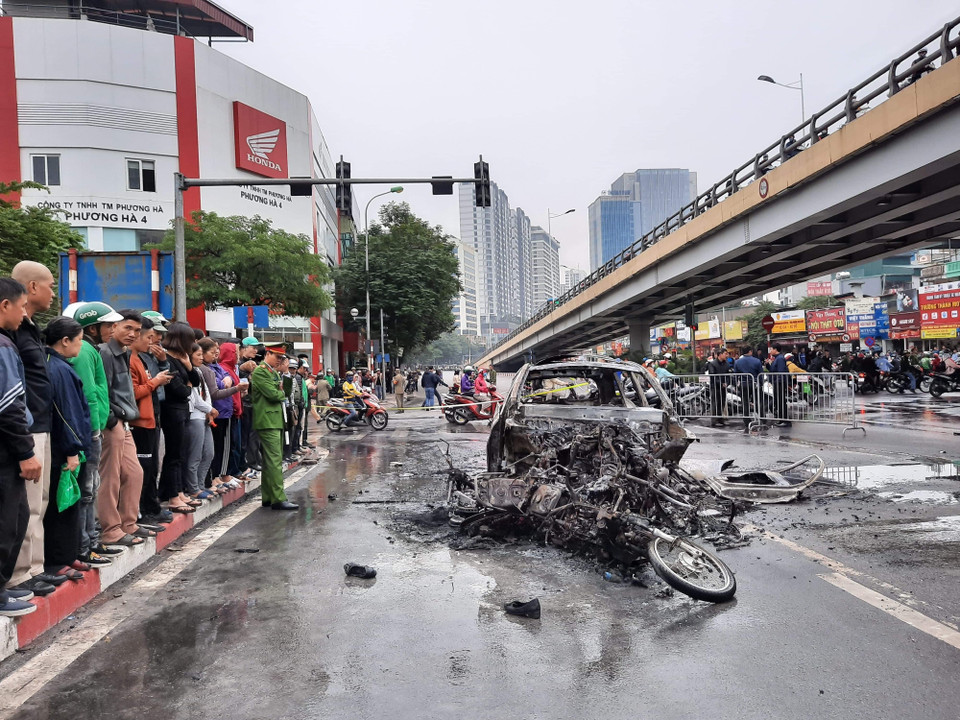 Hiện trường vụ tai nạn thảm khốc. (Ảnh: Doãn Tấn/TTXVN)