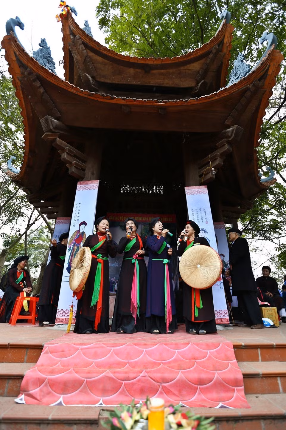 Dân ca quan họ Bắc Ninh được UNESCO công nhận là Di sản văn hóa phi vật thể đại diện của nhân loại. (Ảnh: Minh Quyết/TTXVN)