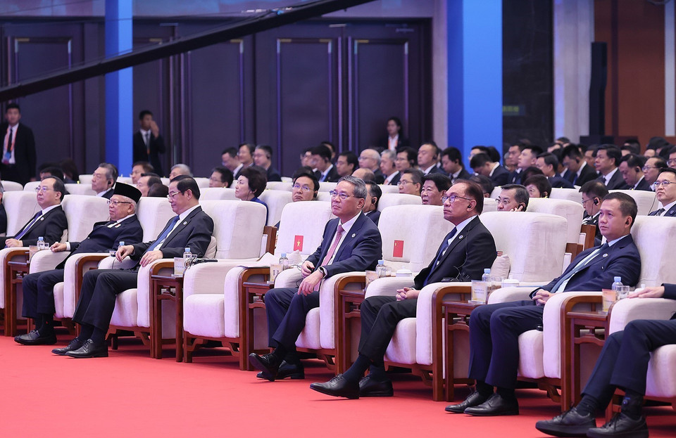 Thủ tướng Trung Quốc Lý Cường và lãnh đạo các nước ASEAN tham dự Lễ khai mạc CAEXPO và CABIS lần thứ 20. (Ảnh: Dương Giang/TTXVN)