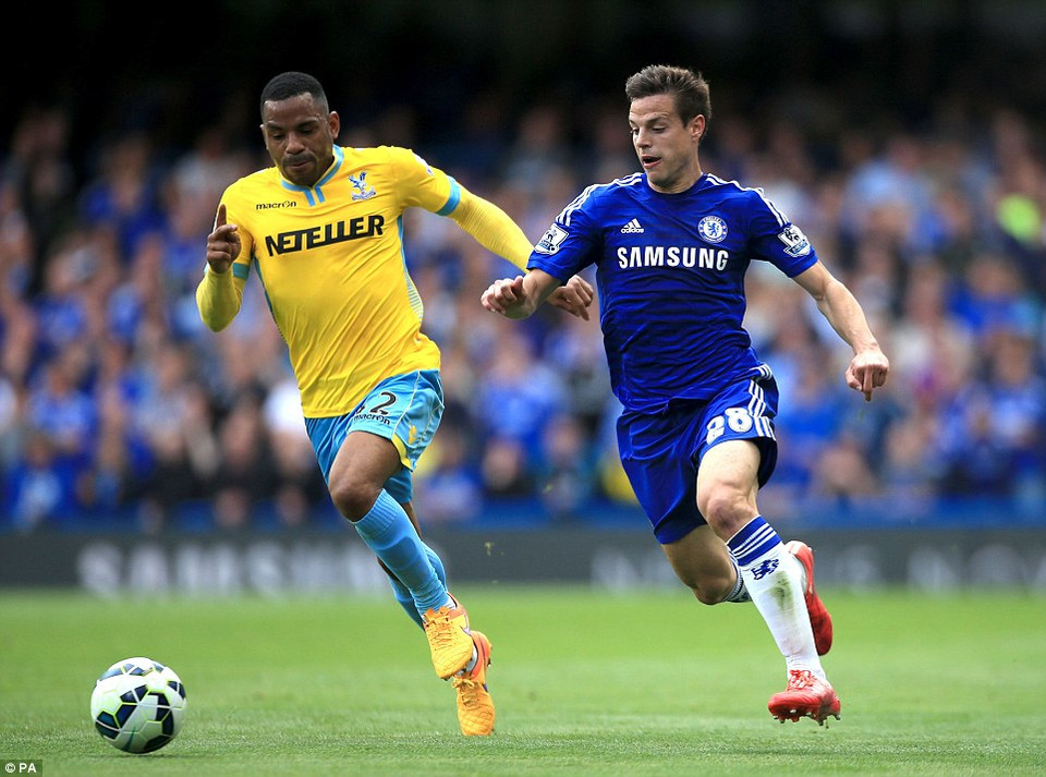 Bước vào trận đấu, Chelsea thể hiện rõ sự quyết tâm.