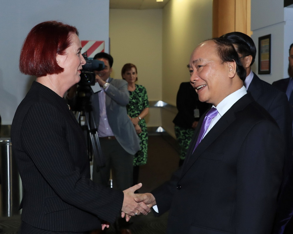 Lễ đón Thủ tướng Chính phủ Nguyễn Xuân Phúc và Phu nhân tại sân bay quốc tế Auckland, New Zealand. (Ảnh: Thống Nhất/TTXVN)