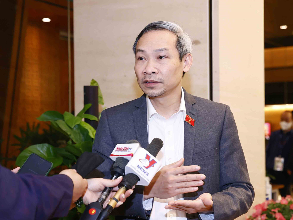 Đại biểu Quốc hội tỉnh Thái Bình Phan Đức Hiếu trả lời phỏng vấn của phóng viên. (Ảnh: Doãn Tấn/TTXVN)