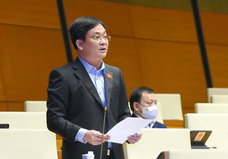 Đại biểu Quốc hội thành phố Hà Nội Vũ Huy Khánh phát biểu ý kiến. (Ảnh: Doãn Tấn/TTXVN)