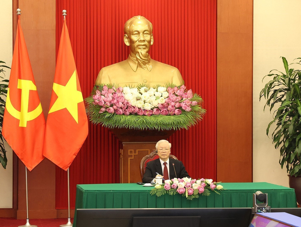 Tổng Bí thư Nguyễn Phú Trọng hội đàm trực tuyến với Chủ tịch Đảng Mặt trận Giải phóng Mozambique (FRELIMO), Tổng thống Mozambique Filipe Jacinto Nyusi. (Ảnh: Trí Dũng/TTXVN)