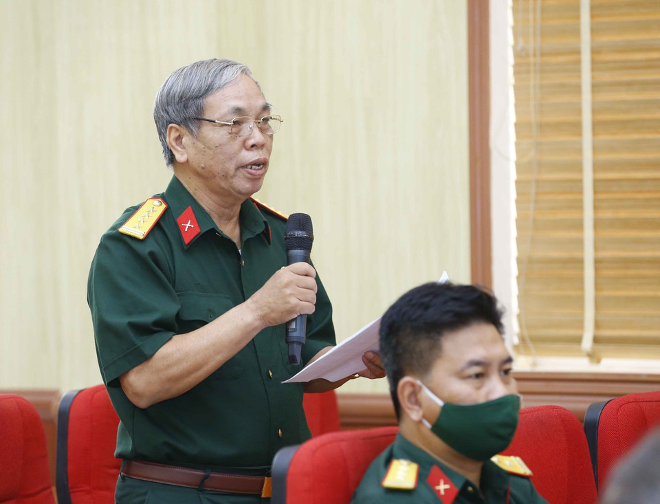 Cử tri Nguyễn Văn Đều phát biểu ý kiến. (Ảnh: Doãn Tấn/TTXVN)