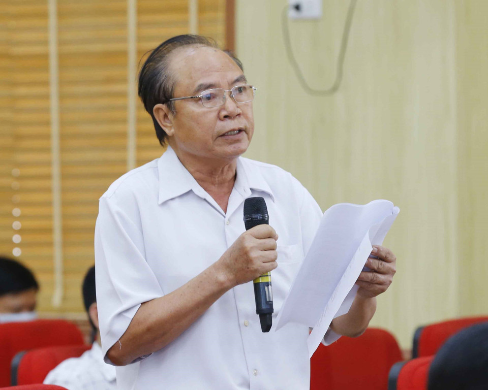Cử tri Vũ Minh Đức phát biểu ý kiến. (Ảnh: Doãn Tấn/TTXVN)