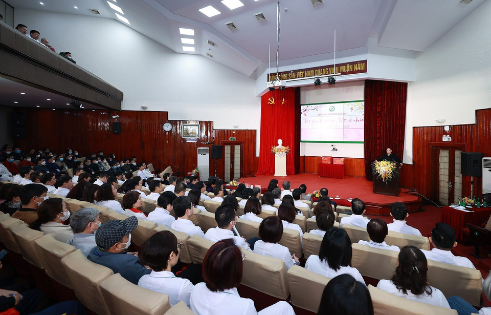 Chương trình Tết yêu thương – Tết sẻ chia Xuân Quý Mão 2023 do Bệnh viện Hữu nghị Việt Đức tổ chức. (Ảnh: Dương Giang/TTXVN)