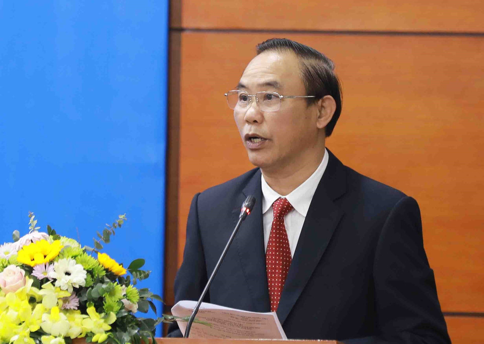 Thứ trưởng Bộ Nông nghiệp và Phát triển nông thôn Phùng Đức Tiến báo cáo về công tác thực hiện năm 2021 của ngành nông nghiệp. (Ảnh: Vũ Sinh/TTXVN)