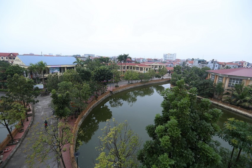 Đường giao thông nông thôn xã Song Phượng, huyện Đan Phượng khang trang, sạch đẹp, được đầu tư xây dựng theo tiêu chí nông thôn mới. (Ảnh: Vũ Sinh/TTXVN)