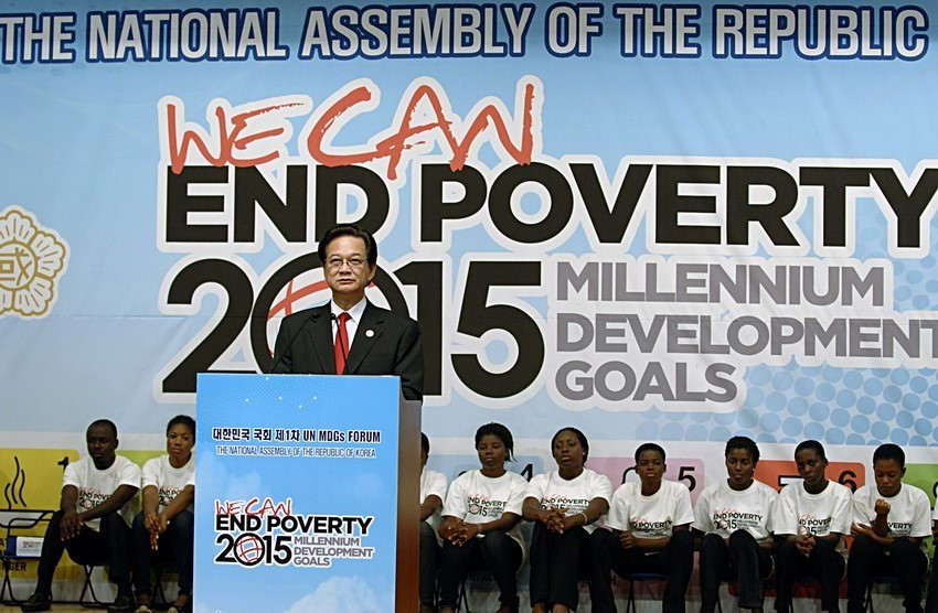 Thủ tướng Nguyễn Tấn Dũng phát biểu tại Diễn đàn Mục tiêu Phát triển Thiên niên kỷ (MDGs) của Liên hợp quốc ngày 11/11/2010, tại Seoul, Hàn Quốc. (Ảnh Đức Tám/TTXVN)