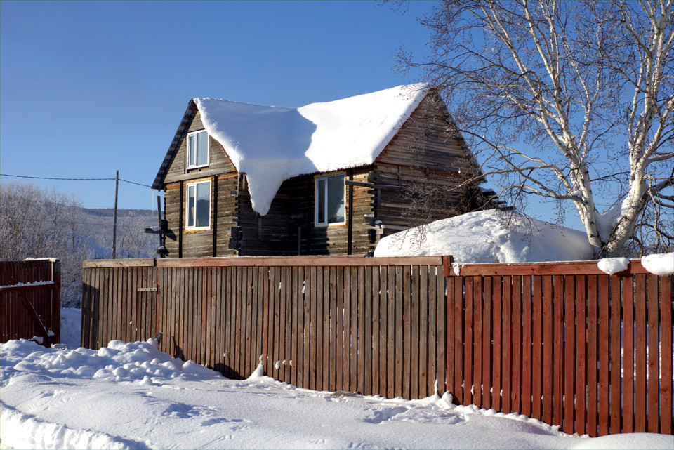 Cảnh tượng độc đáo ở làng quê trên bán đảo Kamchatka, vùng Viễn Đông Liên bang Nga. (Ảnh: Trần Hiếu/TTXVN)