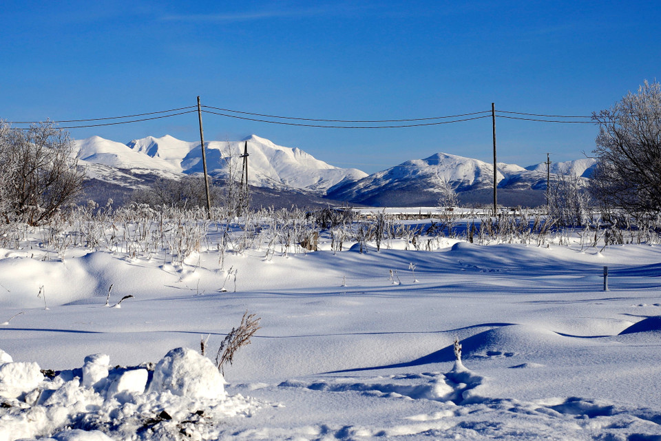 Khung cảnh ấn tượng của làng quê Kamchatka trong mùa đông lạnh giá. (Ảnh: Trần Hiếu/TTXVN)