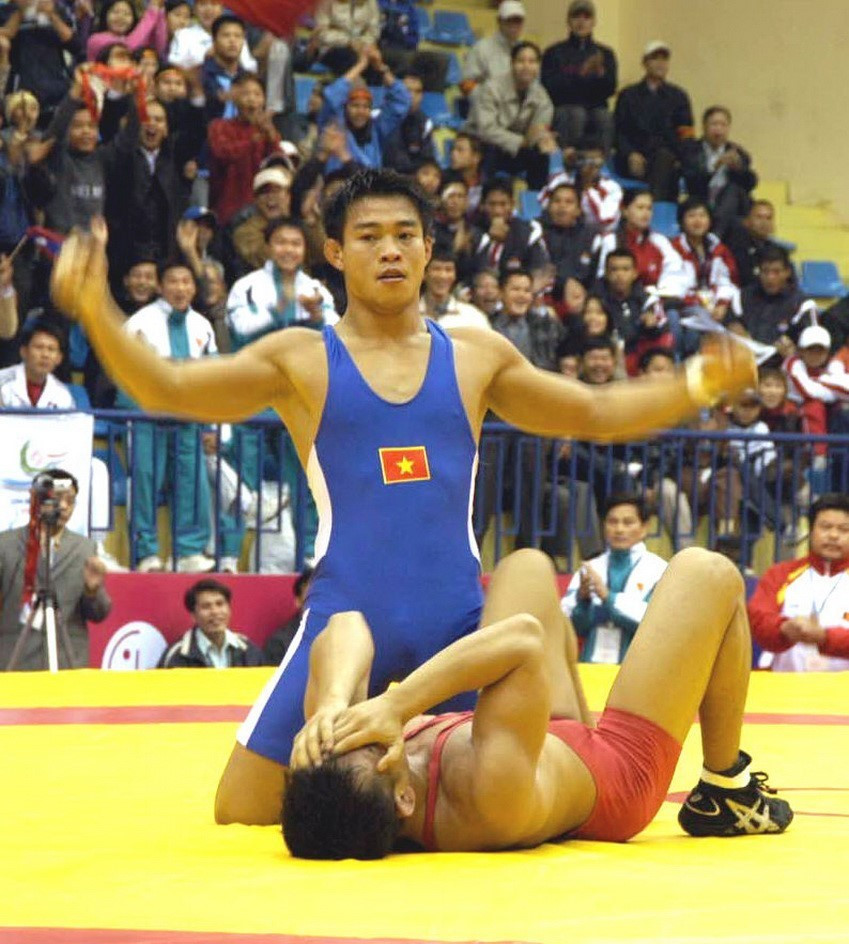 Vật tự do - môn mang về nhiều HCV cho đoàn thể thao Việt Nam tại Đại hội Thể thao Đông Nam Á (SEA Games) lần thứ 22 - năm 2003, lần đầu tiên được tổ chức ở Việt Nam. (Ảnh: Quang Hải/TTXVN)