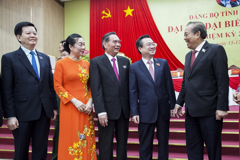 Lãnh đạo Trung ương và lãnh đạo tỉnh Kiên Giang tại Đại hội Đảng bộ tỉnh Kiên Giang lần thứ XI, nhiệm kỳ 2020 - 2025. (Ảnh: Hồng Đạt/TTXVN)