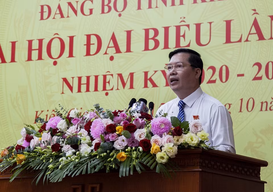 Phó Giám đốc Sở Nông nghiệp và Phát triển nông thôn Kiên Giang Hoàng Văn Tuấn phát biểu tham luận tại Đại hội. (Ảnh: Hồng Đạt/TTXVN)