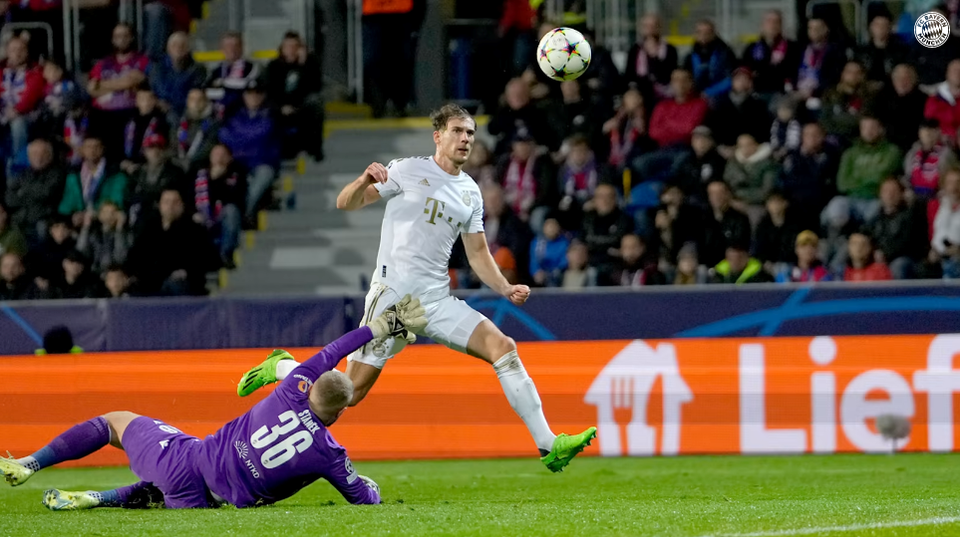 ...có thêm hai bàn thắng do công của Leon Goretzka. (Nguồn: FcB.com)