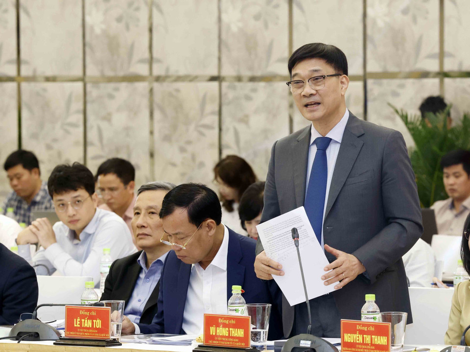 Chủ nhiệm Ủy ban Kinh tế của Quốc hội Vũ Hồng Thanh phát biểu. (Ảnh: Nhan Sáng/TTXVN)