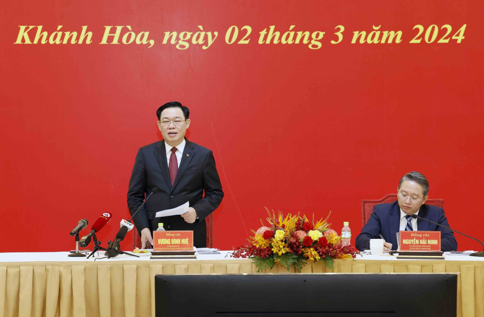 Chủ tịch Quốc hội Vương Đình Huệ phát biểu kết luận buổi làm việc. (Ảnh: Nhan Sáng/TTXVN)