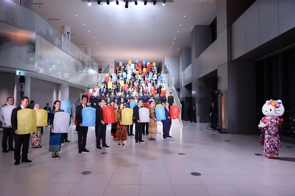 Thủ tướng Phạm Minh Chính và Trưởng đoàn các nước ASEAN tham dự buổi lễ. (Ảnh: Dương Giang/TTXVN)