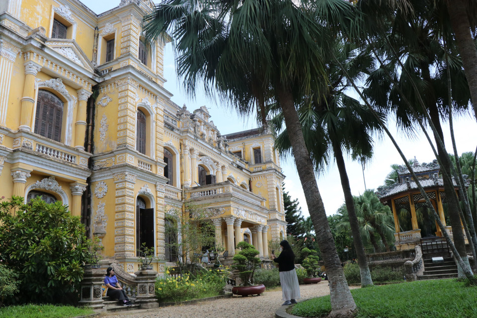 Nằm trong Quần thể Di tích Cố Huế - Di sản Văn hoá thế giới, Cung An Định toạ lạc bên cạnh dòng sông An Cựu ở khu vực trung tâm thành phố Huế, tỉnh Thừa Thiên-Huế. (Ảnh: Đỗ Trưởng/TTXVN)