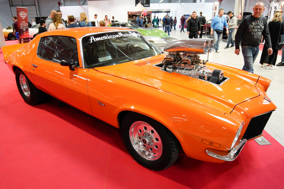Mẫu ôtô cổ Chevrolet Camaro được trưng bày tại triển lãm (Ảnh: THX/TTXVN)