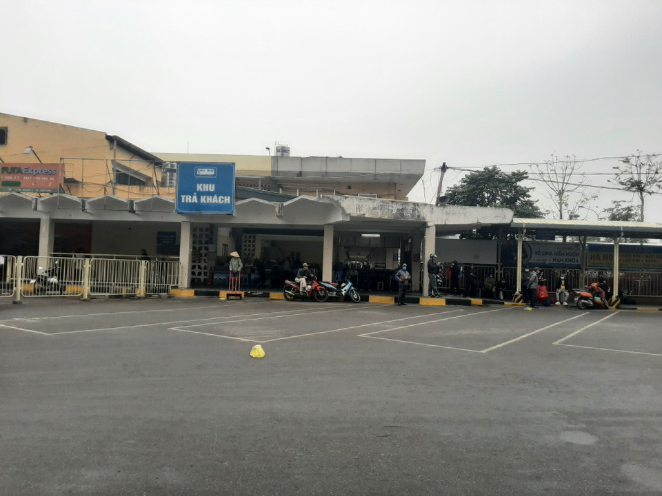 Khu vực bố trí trả khách vắng lặng lạ thường. (Ảnh: PV/Vietnam+)