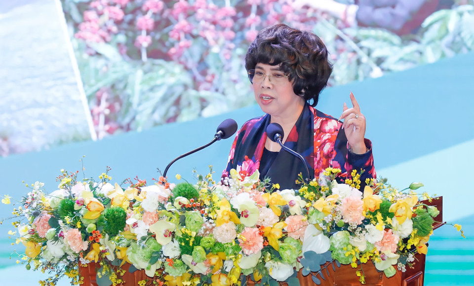 Tại sự kiện, Anh hùng Lao động Thái Hương, Nhà Sáng lập, Chủ tịch Hội đồng chiến lược Tập đoàn TH có bài tham luận rất đáng chú ý. Bà đã đưa ra 4 lĩnh vực chủ chốt phát triển vùng Tây Nguyên, gồm: Phát triển đại chăn nuôi, khai khoáng, khai thác nguồn nước ngầm và du lịch. (Ảnh: Vietnam+)