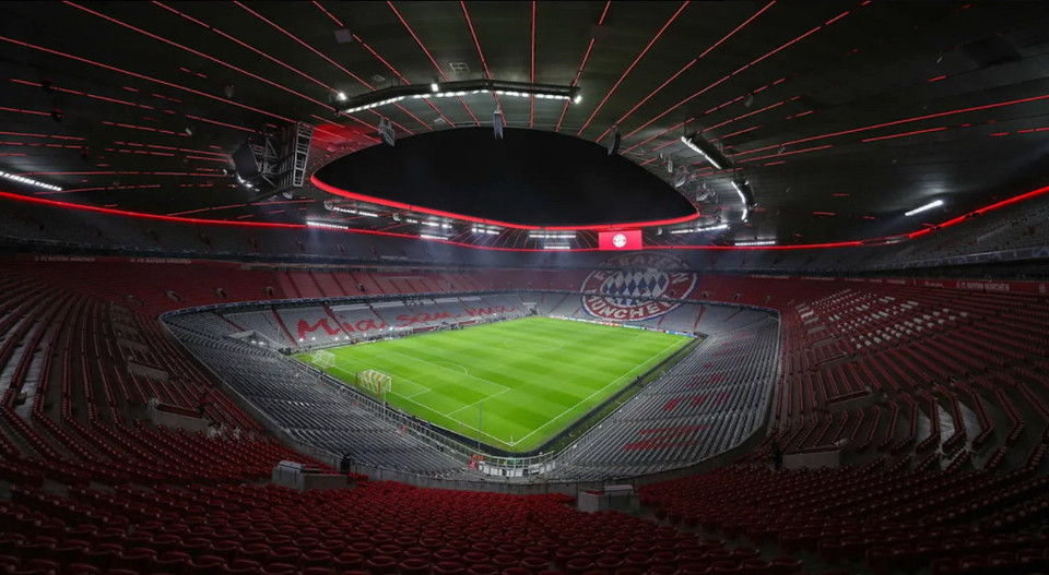 Do ảnh hưởng dịch bệnh, trận đấu giữa Bayern và Barcelona diễn ra trên sân không khán giả. (Nguồn: FcBayern)
