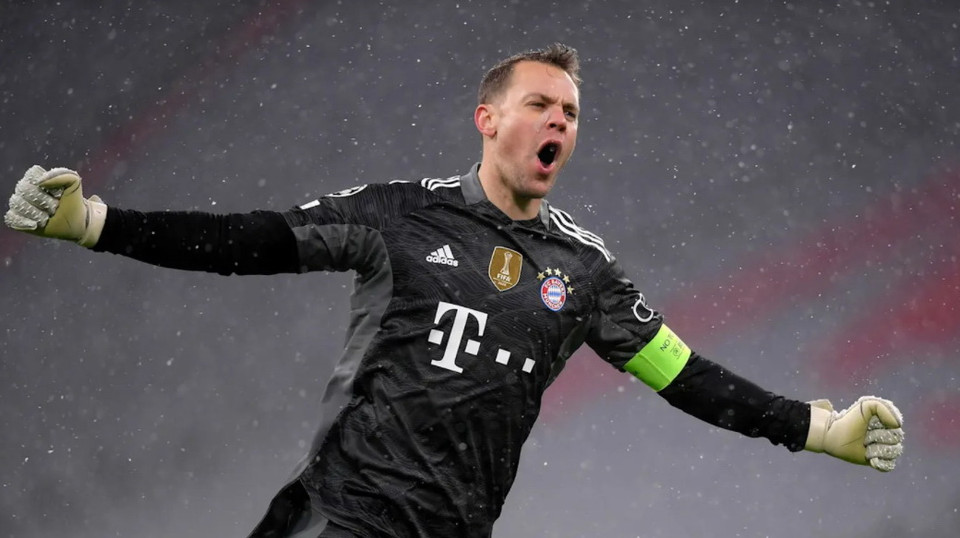 Neuer ăn mừng khi giữ sạch lưới ở 4 trận Champions League mùa này. Với 22 bàn thắng sau 6 trận, Bayern cũng là đội có hàng công tốt nhất. (Nguồn: FcBayern)