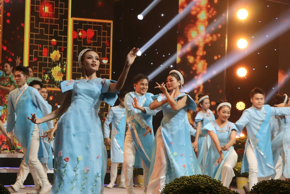 Chương trình nghệ thuật Ấn tượng Hậu Giang. (Ảnh: Duy Khương/TTXVN)