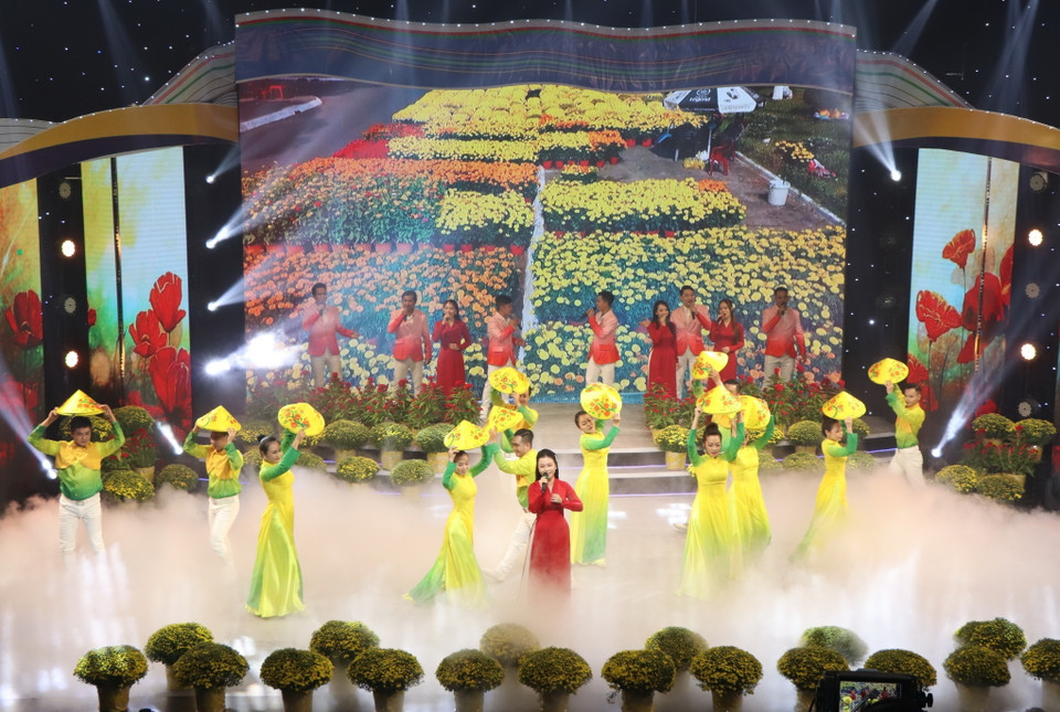 Tiết mục nghệ thuật tại chương trình nghệ thuật Ấn tượng Hậu Giang. (Ảnh: Duy Khương/TTXVN)