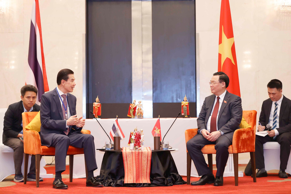 Chủ tịch Quốc hội Vương Đình Huệ tiếp ông Yol Phokasup, CEO của Tập đoàn Central Group (SCG). (Ảnh: Doãn Tấn/TTXVN)