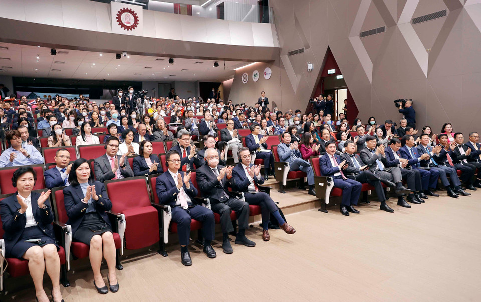 Đại biểu nghe Chủ tịch Quốc hội Vương Đình Huệ thuyết trình. (Ảnh: Doãn Tấn/TTXVN)