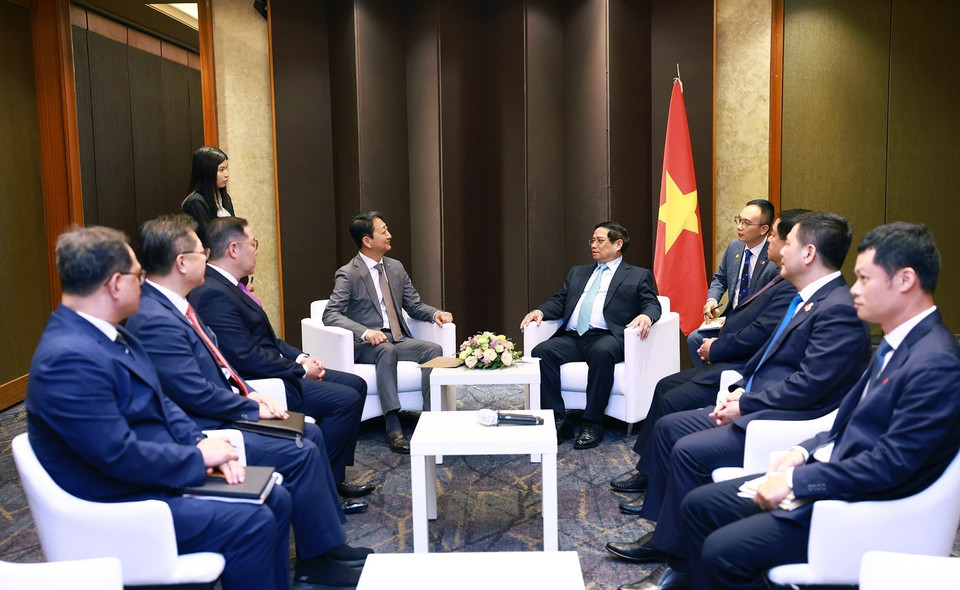 Thủ tướng Phạm Minh Chính tiếp Bộ trưởng Bộ Thương mại, Công nghiệp và Năng lượng Hàn Quốc, Chủ tịch Ủy ban Kinh tế Việt-Hàn Ahn Duk-geun tham dự Diễn đàn Doanh nghiệp Việt Nam- Hàn Quốc. (Ảnh: Dương Giang/TTXVN)