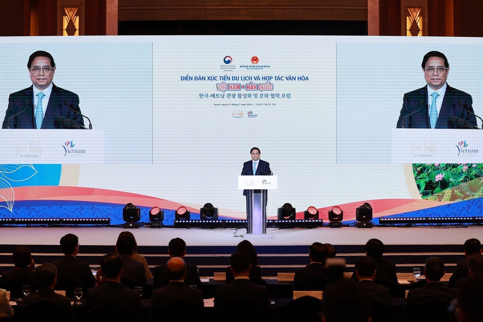 Thủ tướng Phạm Minh Chính phát biểu tại Diễn đàn xúc tiến du lịch và hợp tác văn hóa Việt Nam-Hàn Quốc. (Ảnh: Dương Giang/TTXVN)