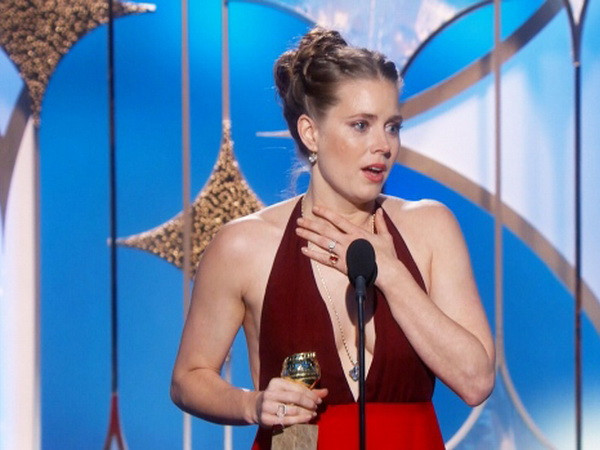 Giải nữ diễn viên chính xuất sắc được trao cho Amy Adams trong American Hustle. (Nguồn: Getty Images)