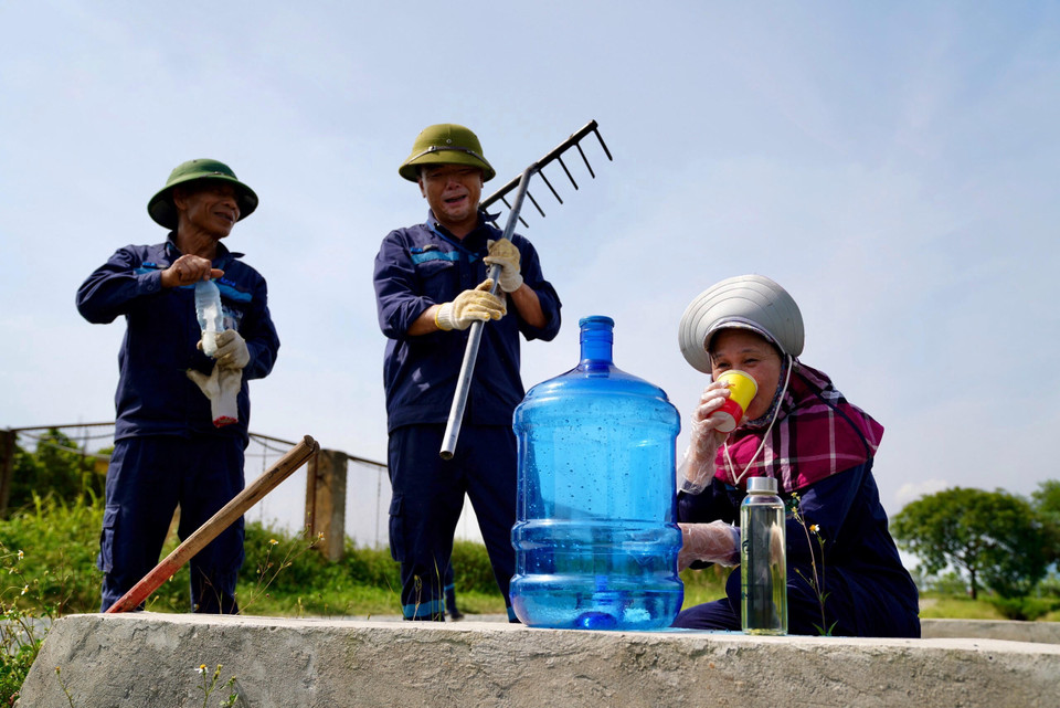 Những con người thầm lặng để đảm bảo hoạt động bay được diễn ra an toàn. (Ảnh: Văn phòng NIA)