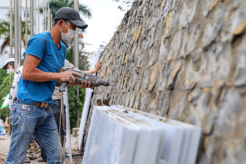 Nâng cấp, sửa chữa các hạng mục đảm bảo tính thẩm mỹ và an toàn. (Ảnh: Tuấn Đức/TTXVN)